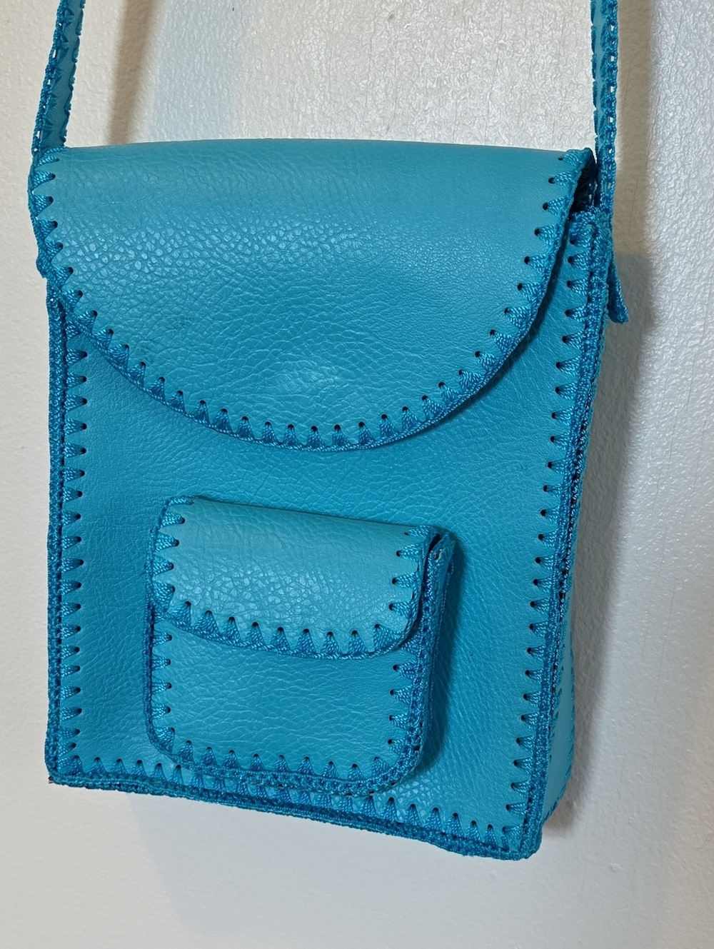 Bright Turquoise Leather Crossbody Bag with Front Pocket